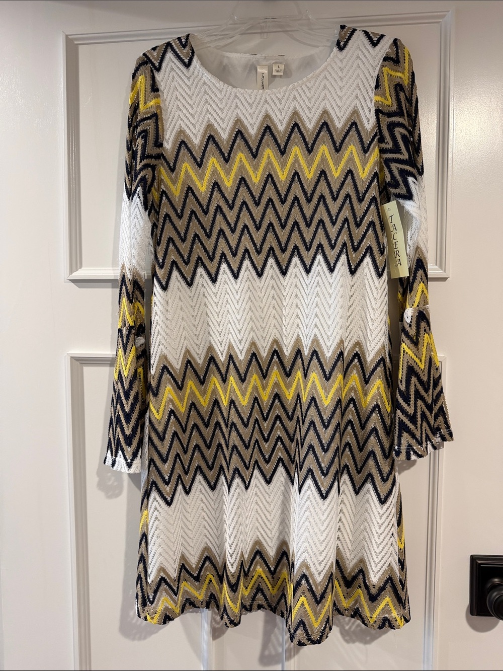 Chevron Knit Swing Dress in White, Yellow Tan & Black Tacera Size Large New